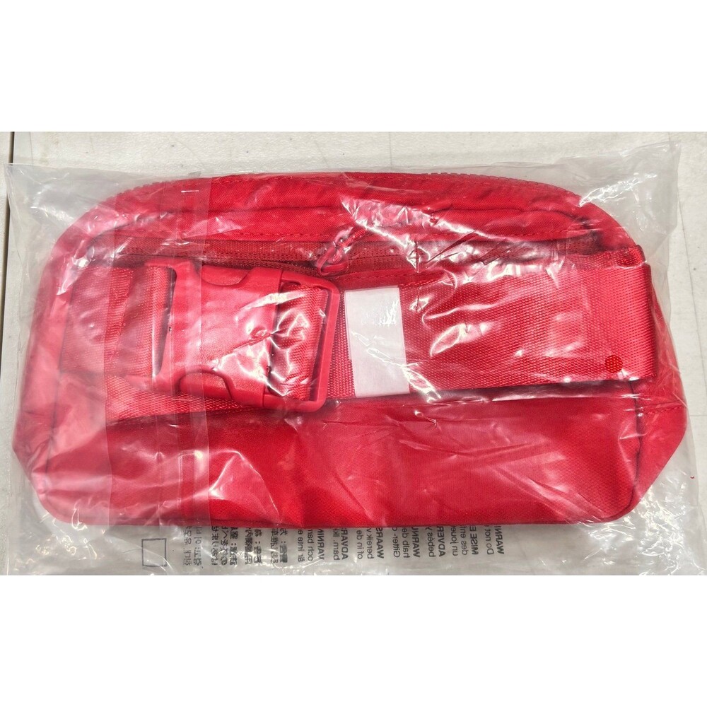 Lululemon Everywhere Belt Bag 1L Red NWT - Picture 7 of 7